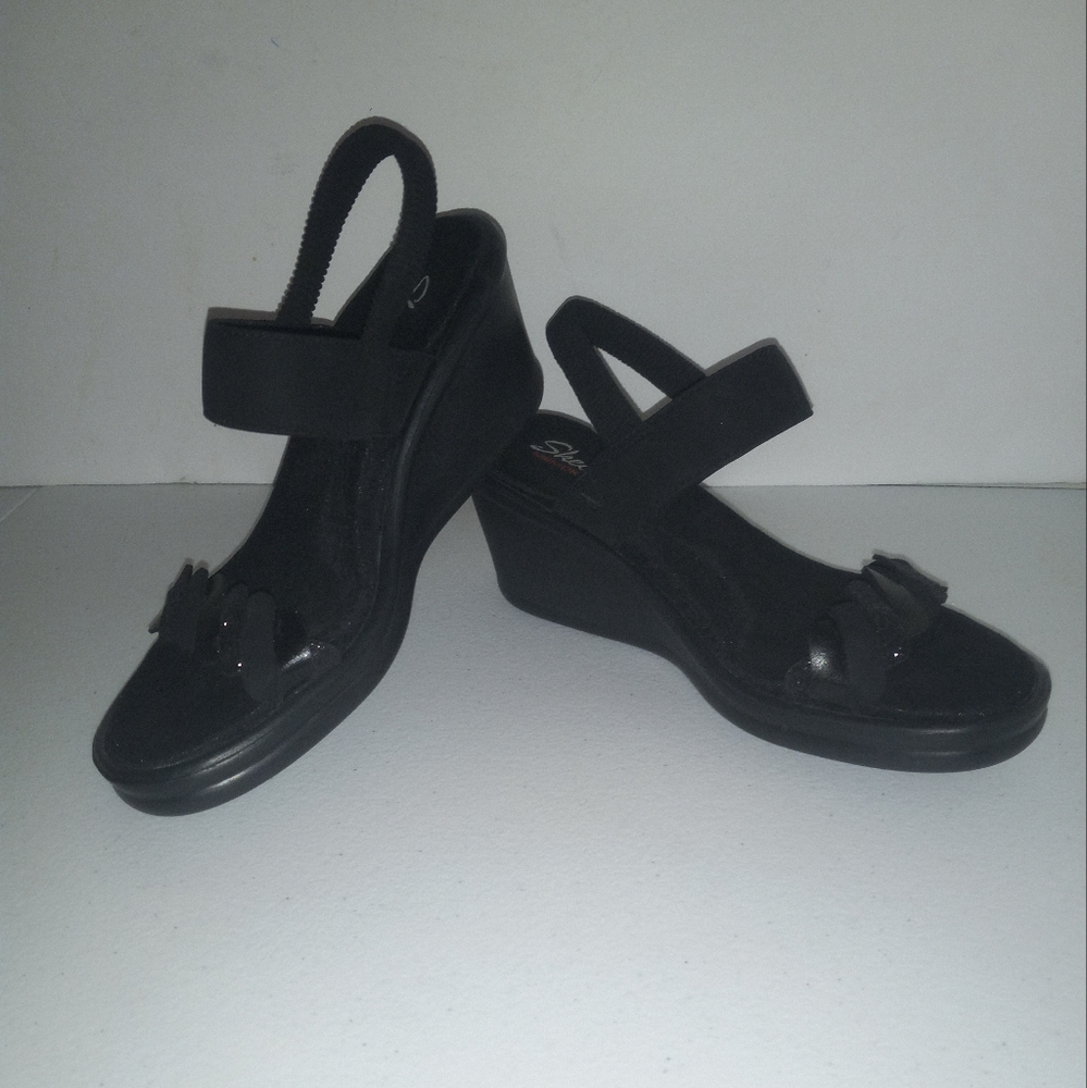 Skechers Black Wedge Heel Sandals sz 8 Women's Shoes 32934